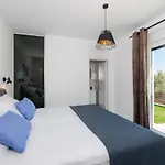 Vila Mateo 2 *