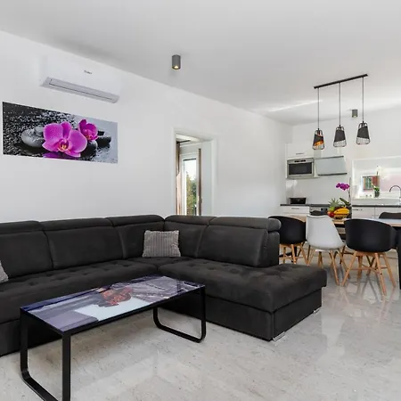 Villa Mateo 2