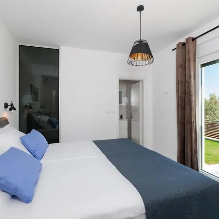 Villa Mateo 2 *